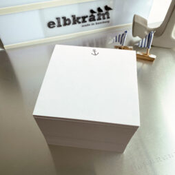 Zettelbox Lütter Anker ein Nachfüllblock für die klassischen Zettelboxen quadratische Notizzettel mit einem kleinen grauen Anker oberhalb mittig
